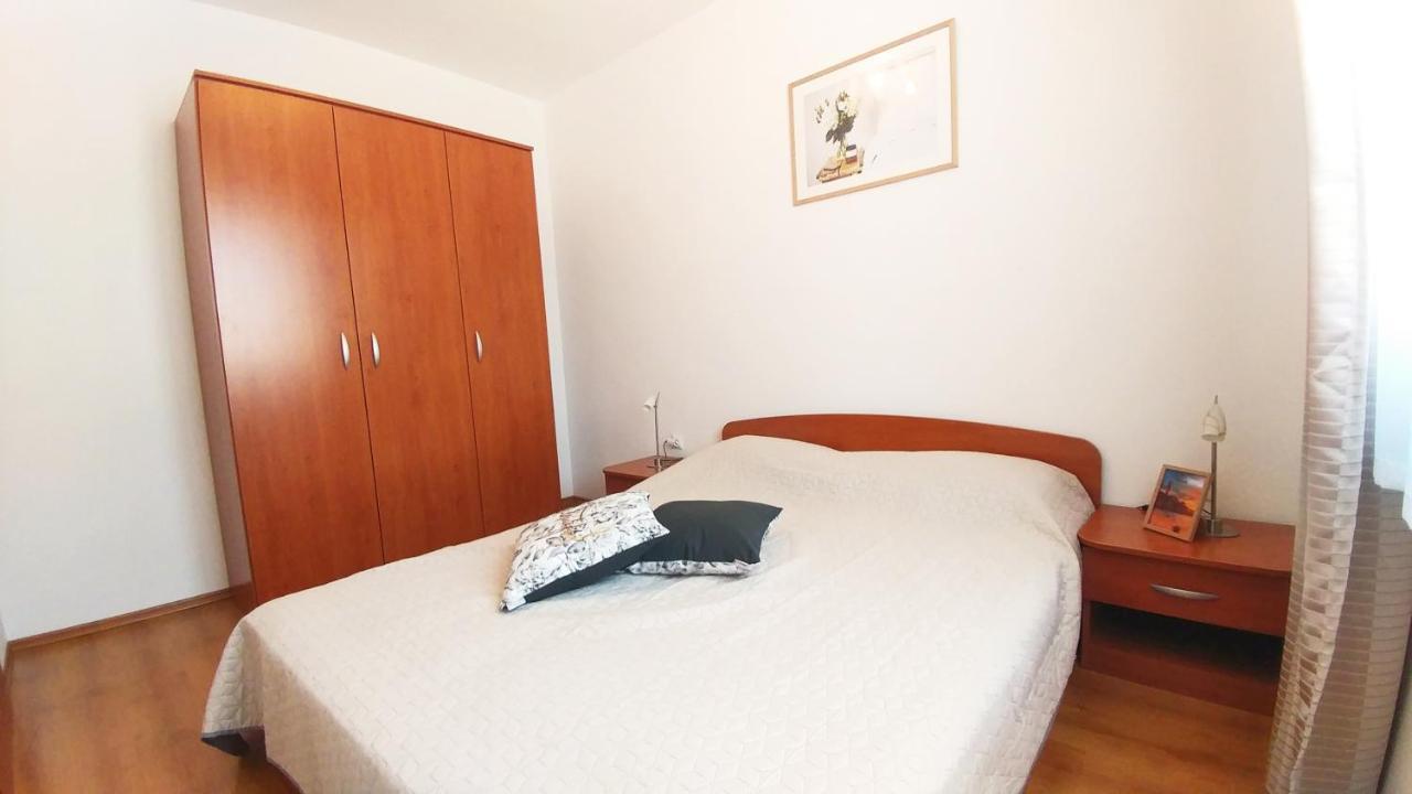 Apartment Matika, Terrace Apartment 10 Minutes Walk From Center Rovinj Exterior photo